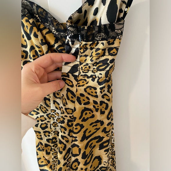 Early 2000’s Millennial Guess Jeans Leopard Dress - size 7 - Picture 4 of 9